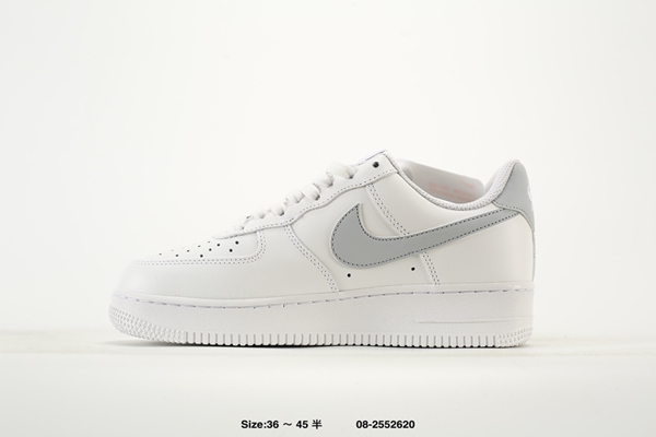 ナイキ靴側面デザイン